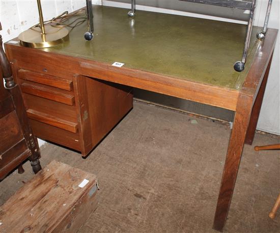 Gordon Russell style desk(-)